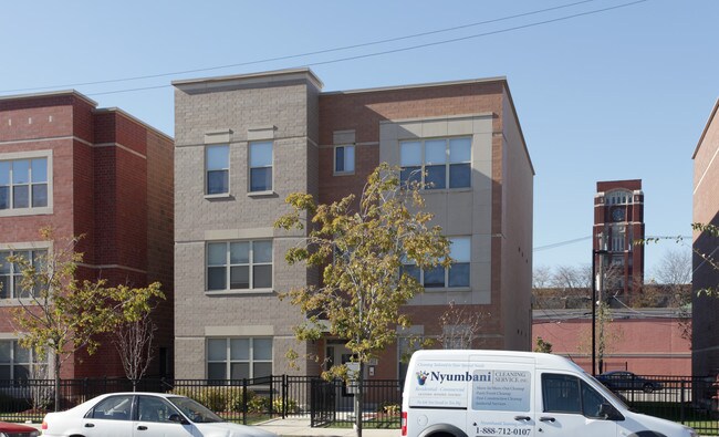 3912 S Indiana Ave in Chicago, IL - Building Photo - Building Photo