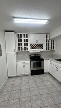 15420 SW 81st Circle Ln in Miami, FL - Building Photo - Building Photo