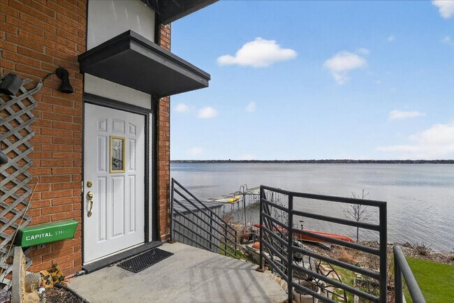 713 S Few St in Madison, WI - Building Photo - Building Photo