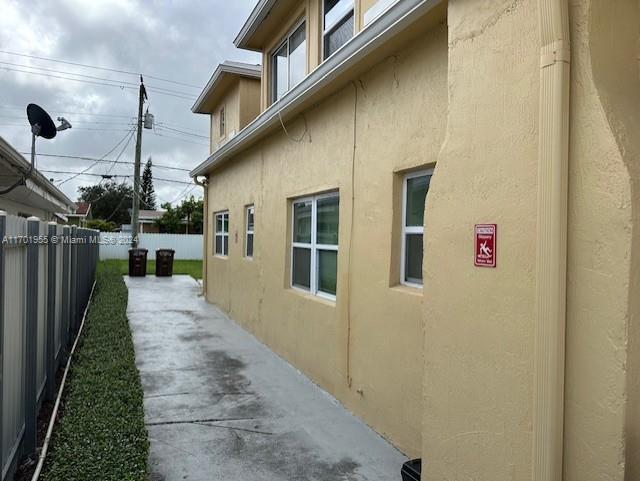 274 E 9th St in Hialeah, FL - Building Photo - Building Photo