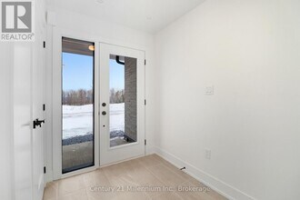 117 Sladden Ct in Blue Mountains, ON - Building Photo - Building Photo