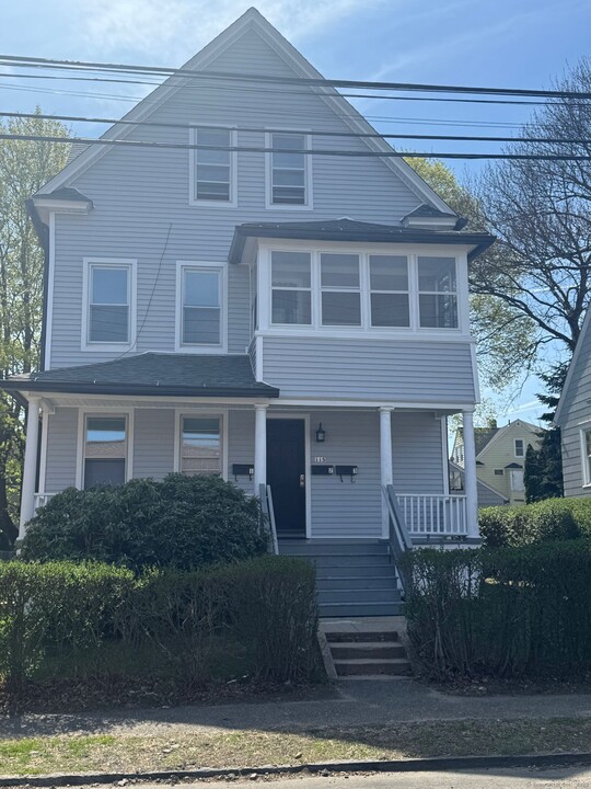 115 Fox St in Bridgeport, CT - Building Photo