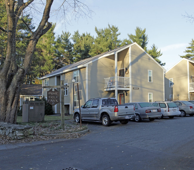 19 Shattuck St in Littleton, MA - Foto de edificio - Building Photo