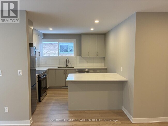 1263 Highgate Rd in Ottawa, ON - Building Photo - Building Photo