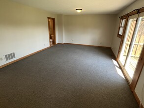 6346 Avanelle Dr, Unit A in Athens, OH - Building Photo - Building Photo