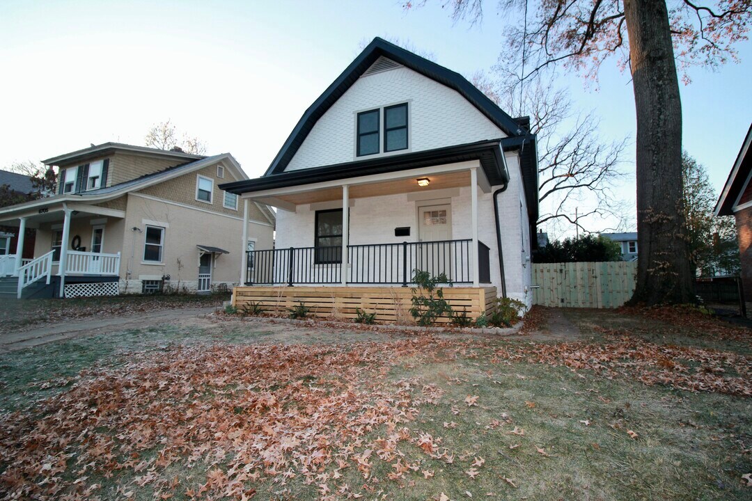 6701 Buckingham Plz in Cincinnati, OH - Building Photo