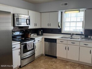 224 Hemlock Dr in Jacksonville, NC - Building Photo - Building Photo