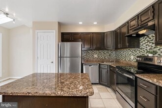 20324 Cedarhurst Way in Germantown, MD - Building Photo - Building Photo