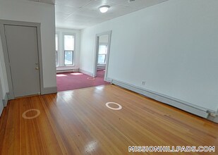 1540 Tremont St, Unit 3R in Boston, MA - Building Photo - Building Photo