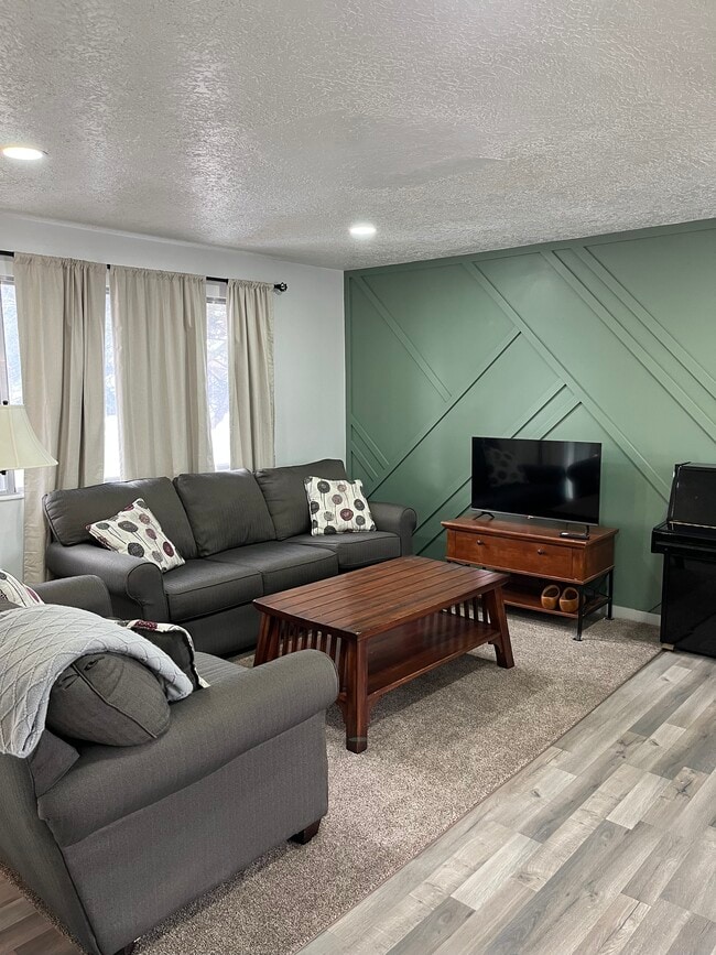 1202 N 250 E, Unit Upstairs