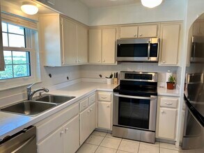 2333 Indian River Blvd, Unit Riverview in Vero Beach, FL - Foto de edificio - Building Photo