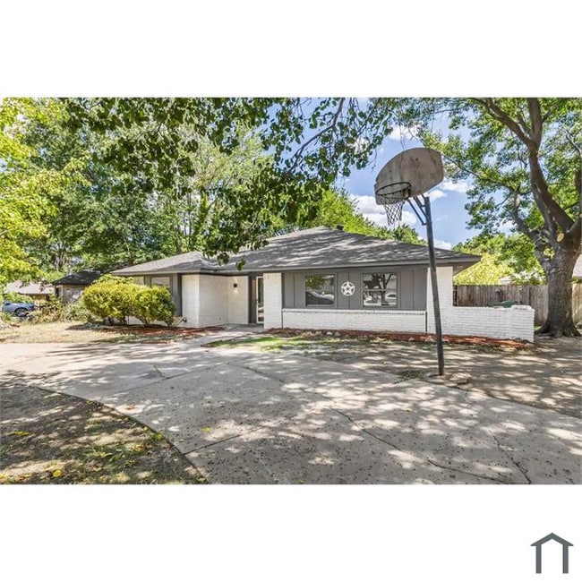 1020 Hickory Cir in Mansfield, TX - Building Photo - Building Photo