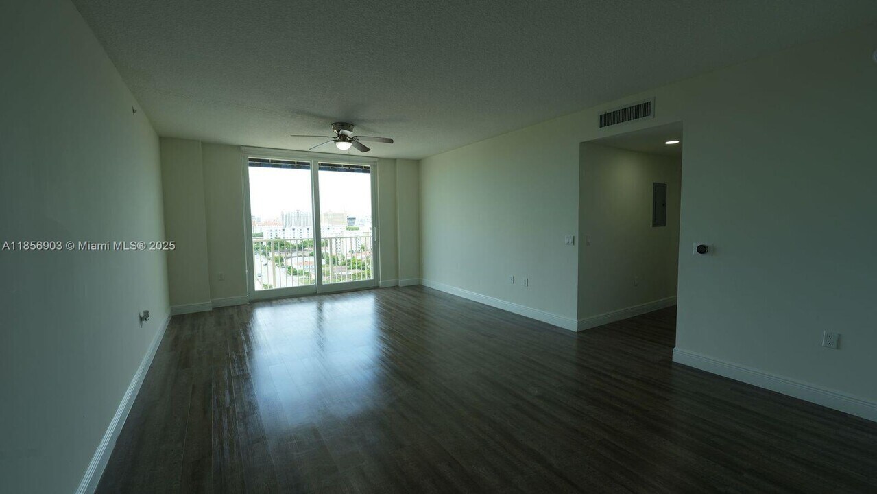 987 SW 37th Ave in Miami, FL - Building Photo