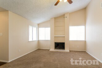 6329 Porterway Dr, Unit 1 in Houston, TX - Building Photo - Building Photo