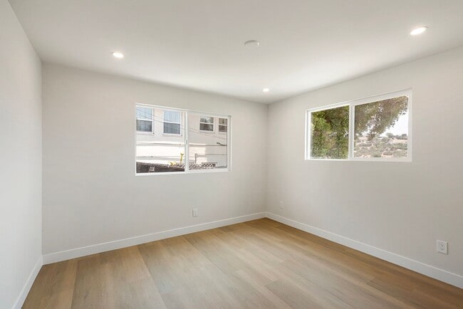 6327 Brooklyn Ave in San Diego, CA - Foto de edificio - Building Photo