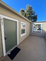 807 Jamaica Ct in San Diego, CA - Building Photo