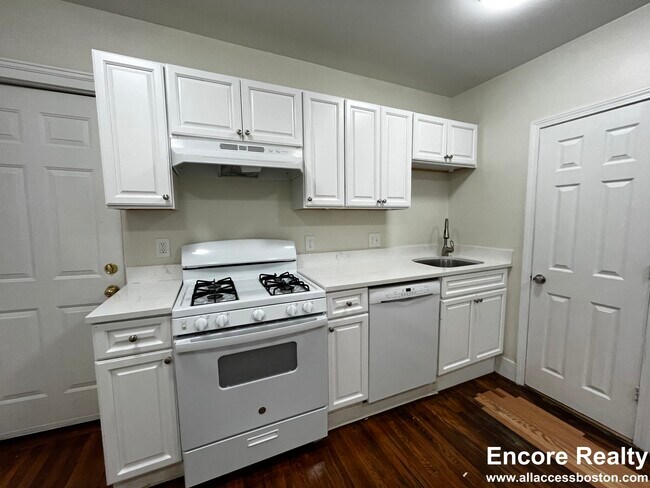 100 River St in Cambridge, MA - Building Photo - Building Photo