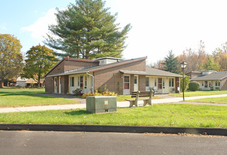 General Pulaski Terrace in Plantsville, CT - Foto de edificio - Building Photo