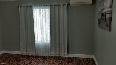 7327 Dickens Ave-Unit -Apt 4 in Miami Beach, FL - Building Photo - Building Photo