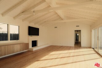 914 Bienveneda Ave in Los Angeles, CA - Building Photo - Building Photo