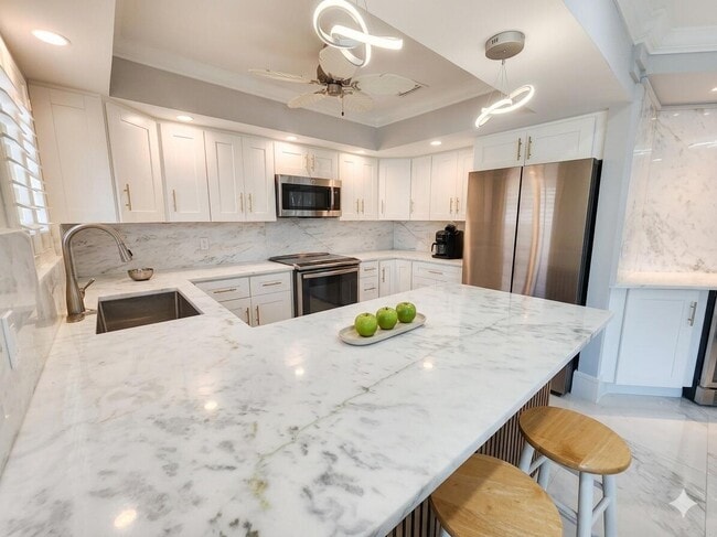property at 75 Venetian Dr