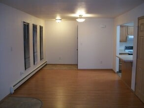 1080 Evergreen St in Fairbanks, AK - Foto de edificio - Building Photo
