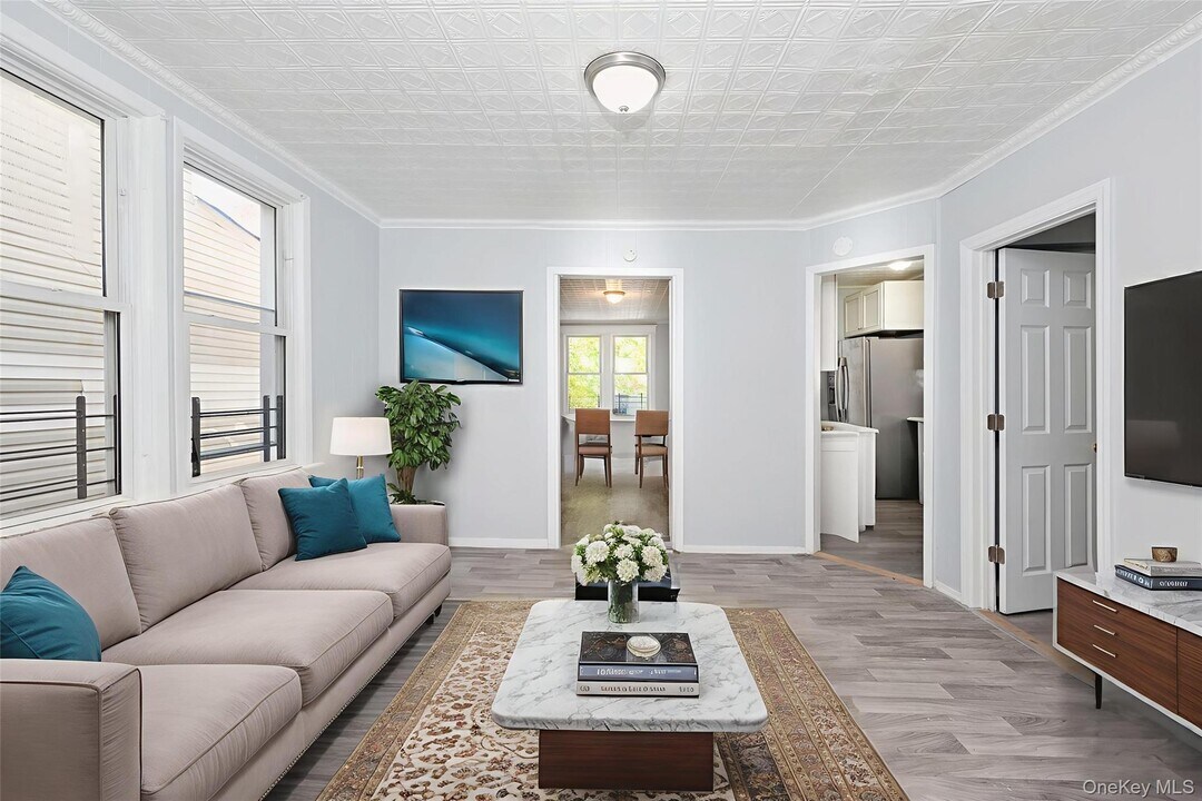 611 St Lawrence Ave in Bronx, NY - Building Photo