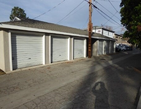 500-508 S Orchard Dr in Burbank, CA - Building Photo