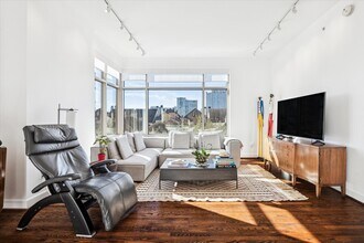 2211 Briarglen Dr in Houston, TX - Building Photo - Building Photo