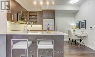 65 Oneida Crescent in Richmond Hill, ON - Building Photo - Building Photo