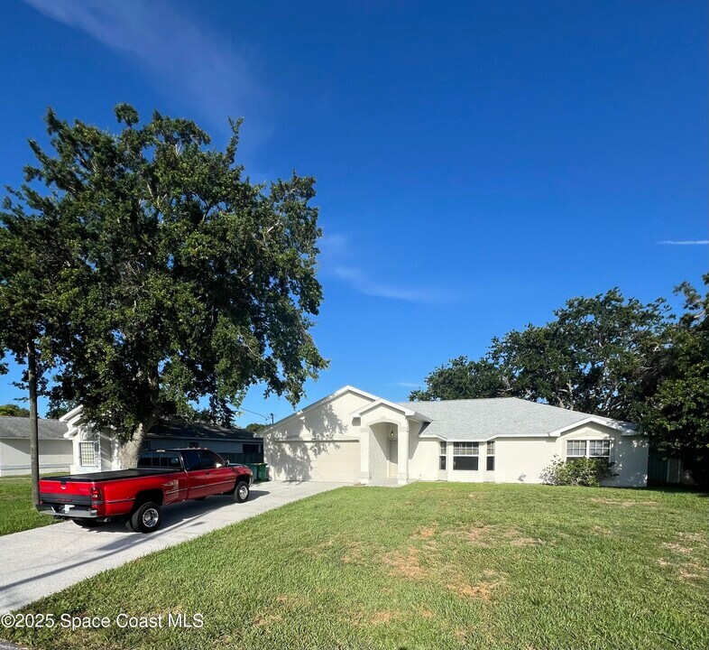 6780 Bermuda Ave in Cocoa, FL - Building Photo