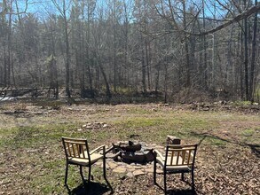 52 Eds Park Dr in Hinton, VA - Building Photo - Building Photo