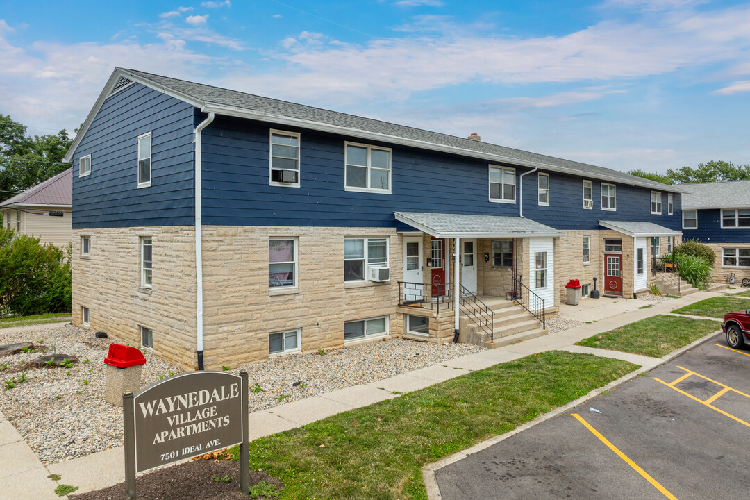 Waynedale Village Apartments in Fort Wayne, IN - Foto de edificio