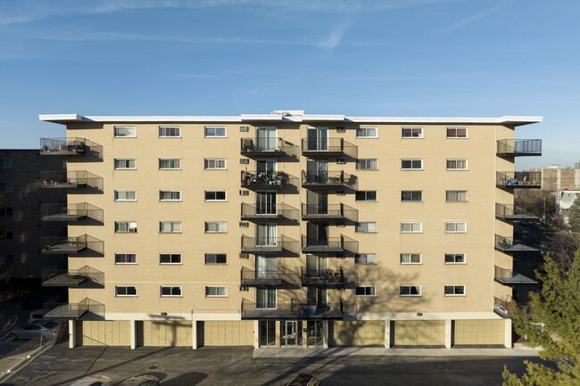 Canterbury Condominiums in Forest Park, IL - Building Photo - Building Photo