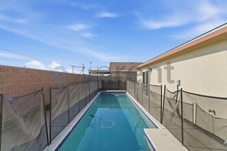 756 Marcelina Ct in Merced, CA - Foto de edificio - Building Photo