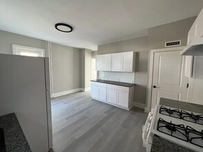 2402 S 4th St in Allentown, PA - Building Photo - Building Photo