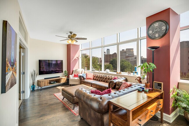 201 N 8th St, Unit 405 in Philadelphia, PA - Foto de edificio - Building Photo