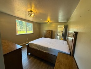 95103 Stock Slough Ln in Coos Bay, OR - Building Photo - Building Photo