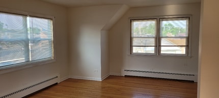 7546 W Cleveland St in Niles, IL - Building Photo - Building Photo
