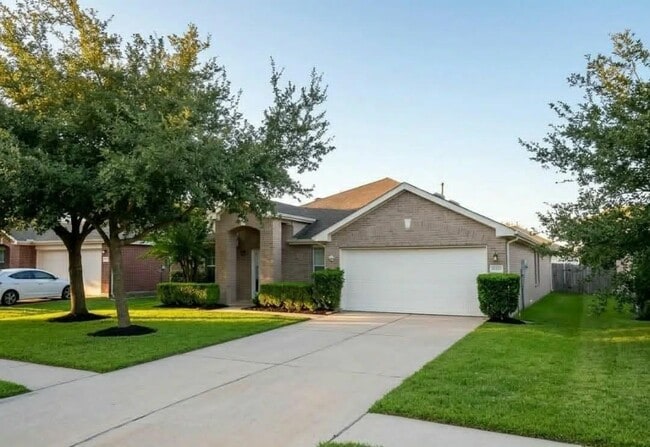 property at 21522 Pointed Oak Ln
