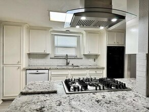 128 N Deerfoot Cir in Spring, TX - Foto de edificio - Building Photo