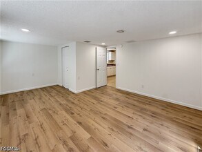 202 2nd St in Ft. Myers, FL - Building Photo - Building Photo