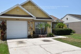 9030 Dixiana Villa Cir in Tampa, FL - Building Photo