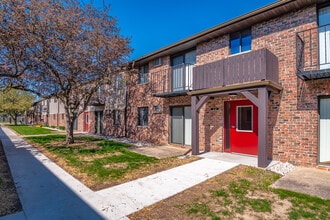 Mesa Adobe in Green Bay, WI - Foto de edificio - Building Photo