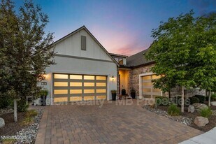 709 W Pleasant Oak Trl in Reno, NV - Building Photo