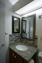 8000 University Ave-Unit -306 in La Mesa, CA - Foto de edificio - Building Photo