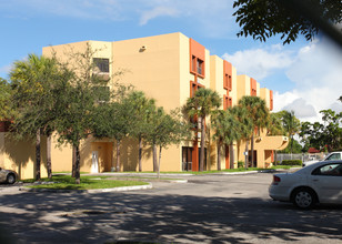 Wynwood Elderly in Miami, FL - Building Photo - Building Photo