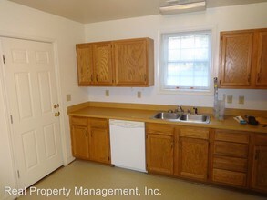 220 Shamrock Rd in Charlottesville, VA - Building Photo - Building Photo