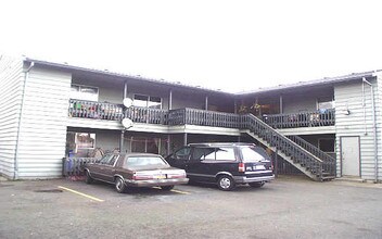 12500 SW Colony Ln in Beaverton, OR - Foto de edificio - Building Photo