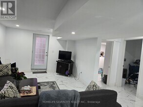 80 Abitibi Lake Dr in Brampton, ON - Building Photo - Building Photo